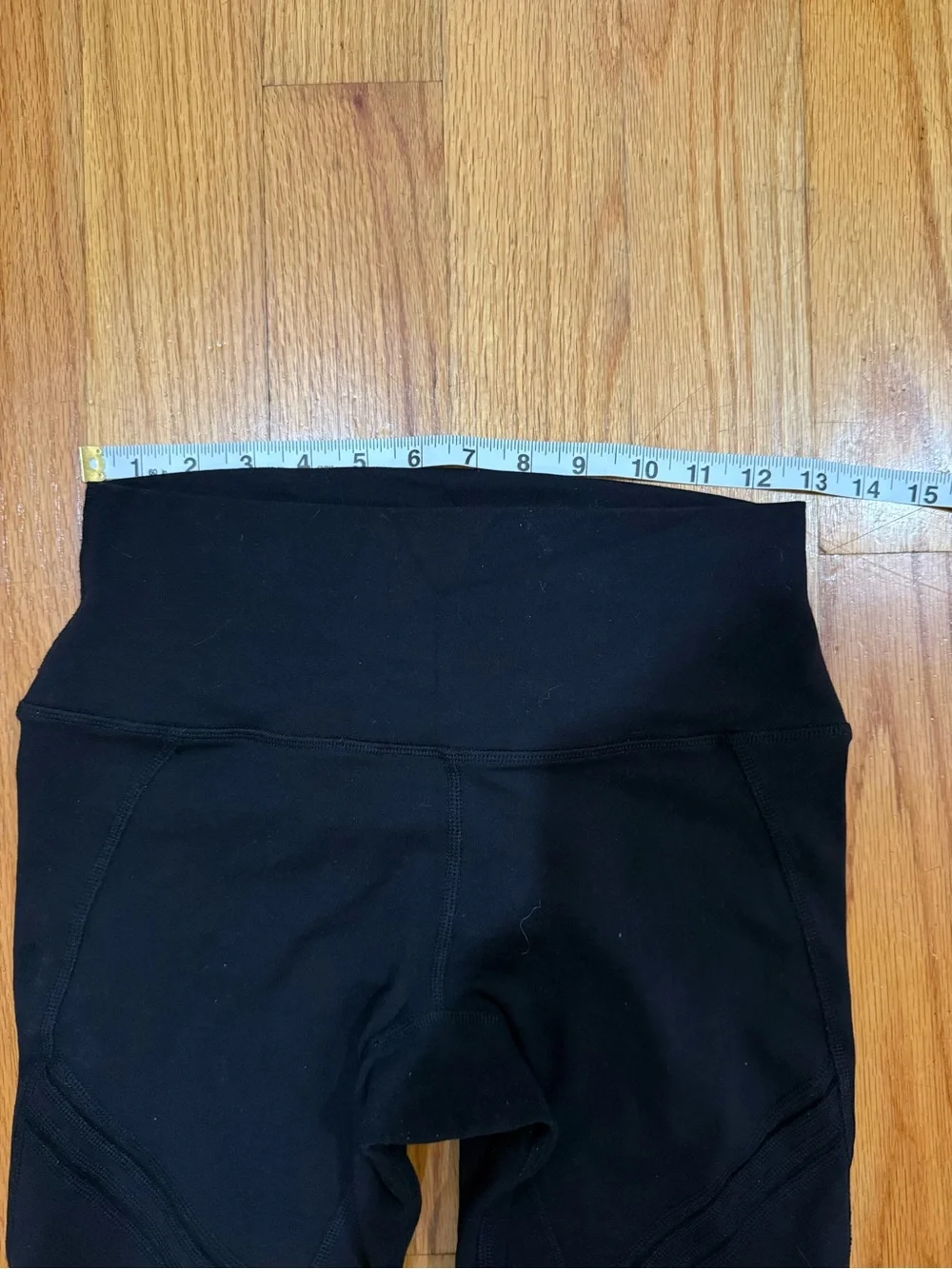 Alo Yoga High-Waist Seamless Moto Crop 21